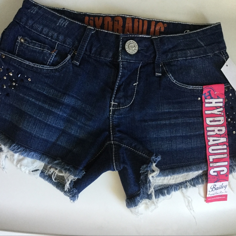 Hydraulic embellished shorts